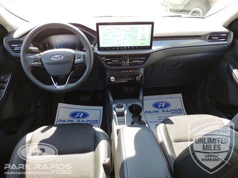 New 2025 Ford Escape SE w/ Class II Trailer Tow Package image 12