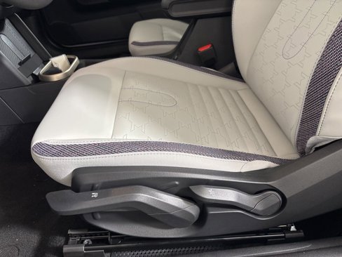 New 2025 MINI Cooper 2-Door Hardtop image 23