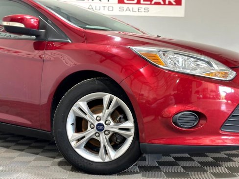 Used 2014 Ford Focus SE w/ SE Winter Package image 3