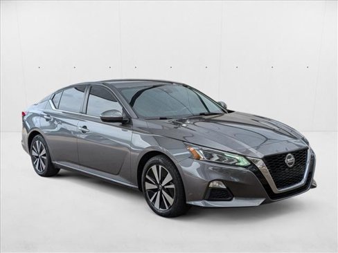 Used 2021 Nissan Altima 2.5 SV image 3