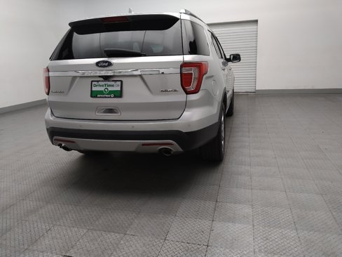 Used 2016 Ford Explorer Limited image 7