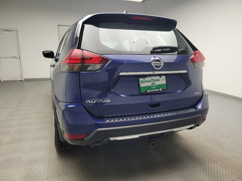 Used 2017 Nissan Rogue S image 6