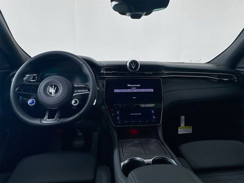 New 2025 Maserati Grecale GT image 22