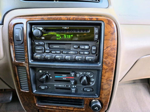 Used 1999 Ford Windstar SEL image 17