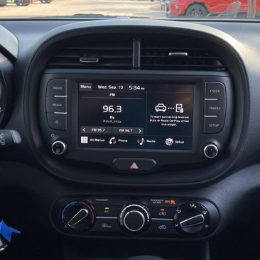 Used 2023 Kia Soul LX w/ LX Technology Package image 15