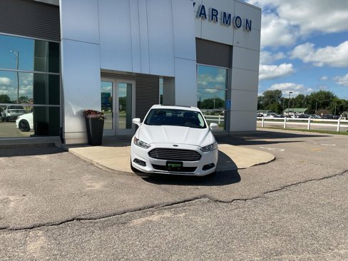 Used 2016 Ford Fusion SE w/ Equipment Group 201A image 9