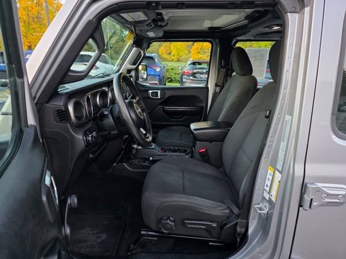 Used 2018 Jeep Wrangler Unlimited Sport image 16