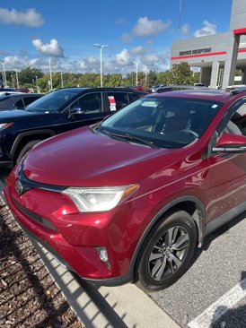 Used 2018 Toyota RAV4 XLE image 1
