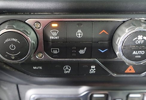 Used 2019 Jeep Wrangler Unlimited Sahara image 37