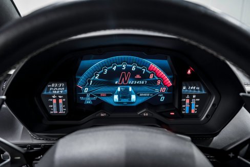 Used 2017 Lamborghini Aventador S image 16