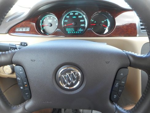 Used 2011 Buick Lucerne CXL image 11