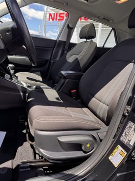 Used 2025 Hyundai Venue SEL image 9