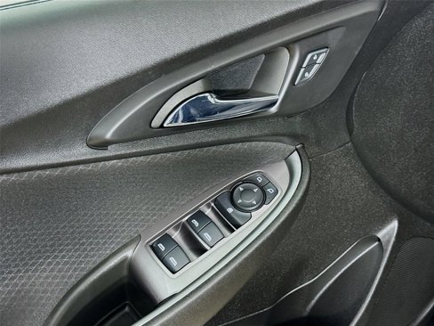 Used 2023 Chevrolet Malibu LT image 17