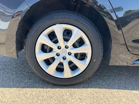 Used 2023 Toyota Corolla LE image 19