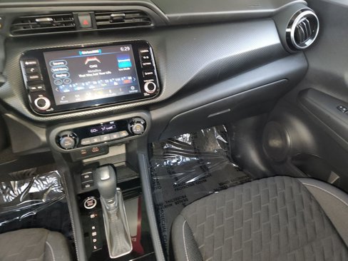 Certified 2021 Nissan Kicks SV w/ Interior Electronics Package image 16