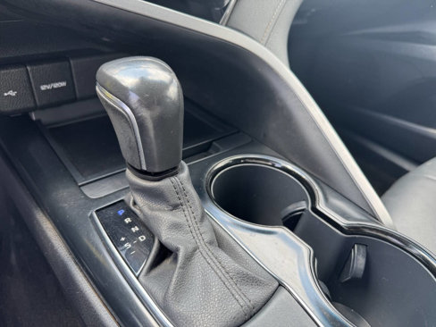 Used 2020 Toyota Camry SE image 12