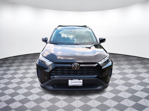 Used 2023 Toyota RAV4 XLE image 5