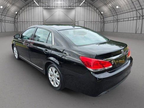 Used 2011 Toyota Avalon Limited image 6