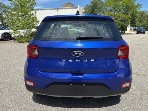 Certified 2022 Hyundai Venue SE w/ Cargo Package image 16