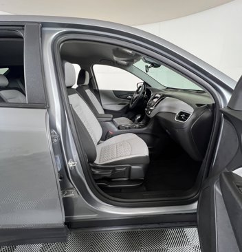 Used 2024 Chevrolet Equinox LS w/ LS Convenience Package image 5