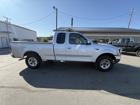 Used 1999 Ford F150 XLT image 2