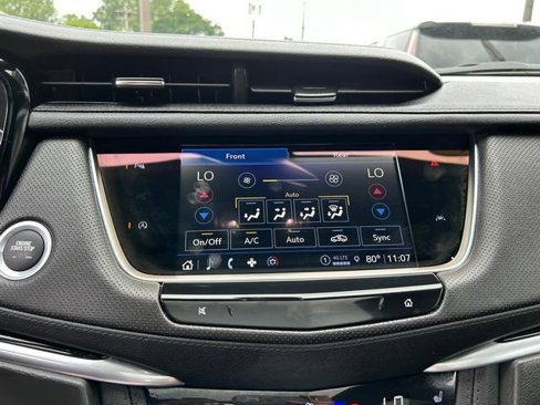 Used 2024 Cadillac XT6 Luxury image 14