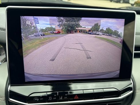 Used 2022 Jeep Compass Limited image 23