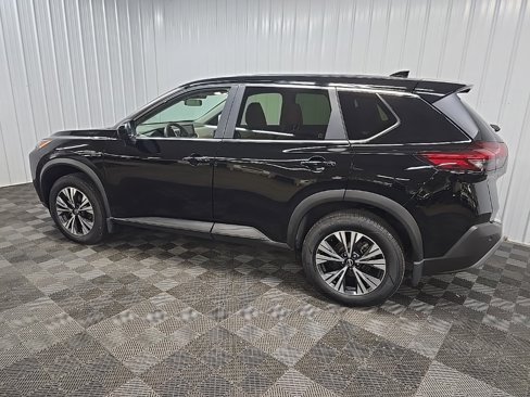 Used 2023 Nissan Rogue SV image 4