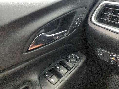Used 2018 Chevrolet Equinox Premier image 34