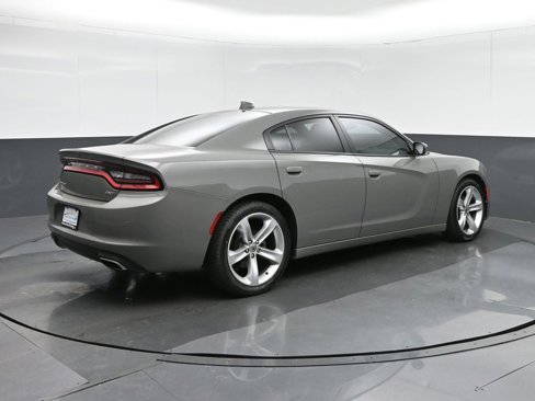 Used 2017 Dodge Charger SXT w/ Plus Group image 7