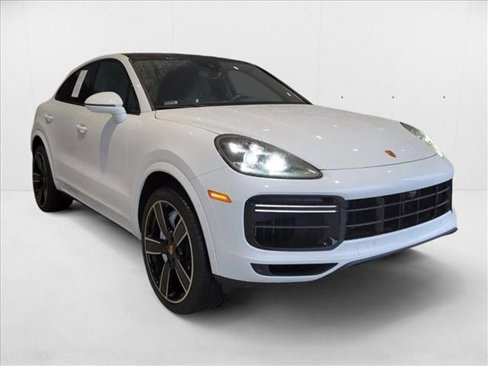 Used 2023 Porsche Cayenne Turbo image 5