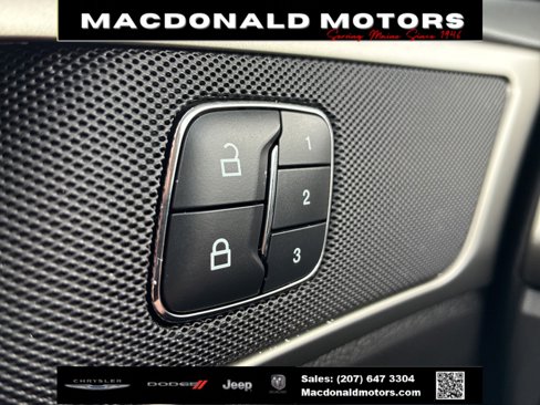 Used 2016 Ford Fusion SE w/ Equipment Group 502A image 16