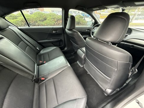 Used 2017 Honda Accord Sport image 36