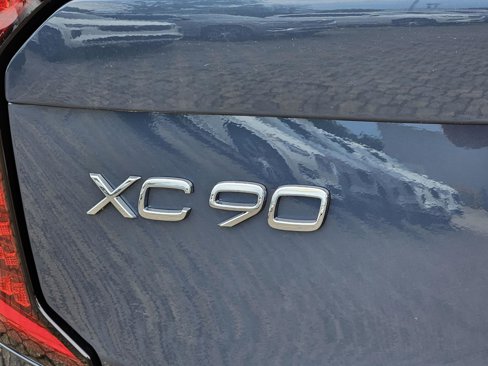 New 2025 Volvo XC90 B5 Plus w/ Protection Package Premier image 9