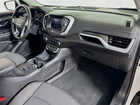 Used 2024 GMC Terrain SLE image 25