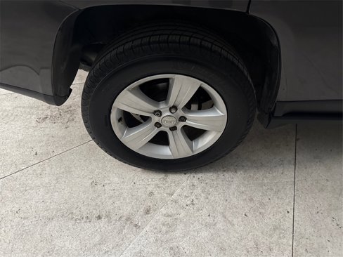Used 2016 Jeep Compass Latitude image 18