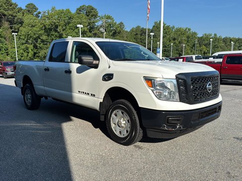 Used 2017 Nissan Titan S image 6