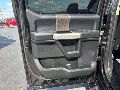Used 2021 Ford F350 Lariat image 23