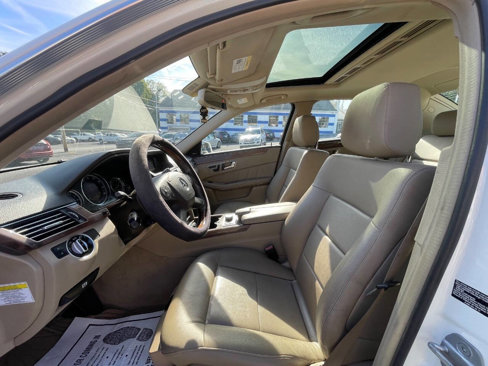 Used 2011 Mercedes-Benz E 350 4MATIC Sedan image 9