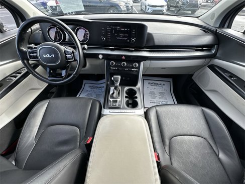 Used 2022 Kia Carnival LX image 20