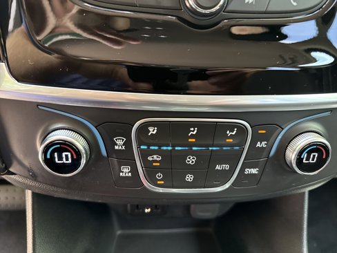 Used 2020 Chevrolet Traverse LS image 28