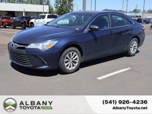 Used 2017 Toyota Camry LE image 1