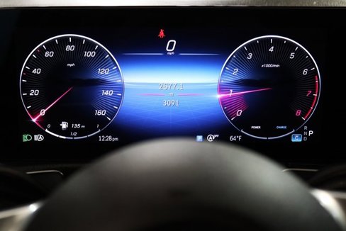 Used 2025 Mercedes-Benz GLB 250 4MATIC image 22