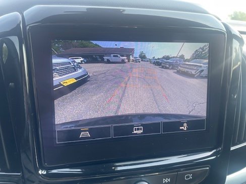 Used 2022 Chevrolet Traverse LT image 22
