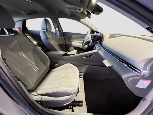 New 2025 Hyundai Elantra SEL image 26