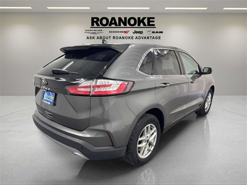 Used 2023 Ford Edge SEL w/ Cold Weather Package image 5