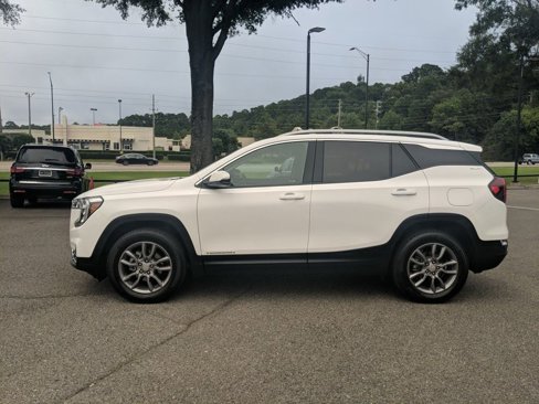 Used 2024 GMC Terrain SLT image 7