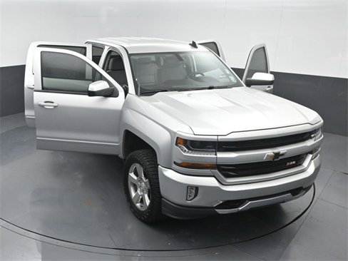 Used 2018 Chevrolet Silverado 1500 LT w/ Texas Edition image 25