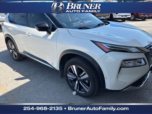 Used 2021 Nissan Rogue Platinum image 2