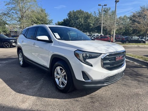 Used 2020 GMC Terrain SLE image 1